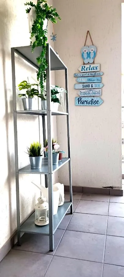 לרנקה Dezo Luxury Town Apartment